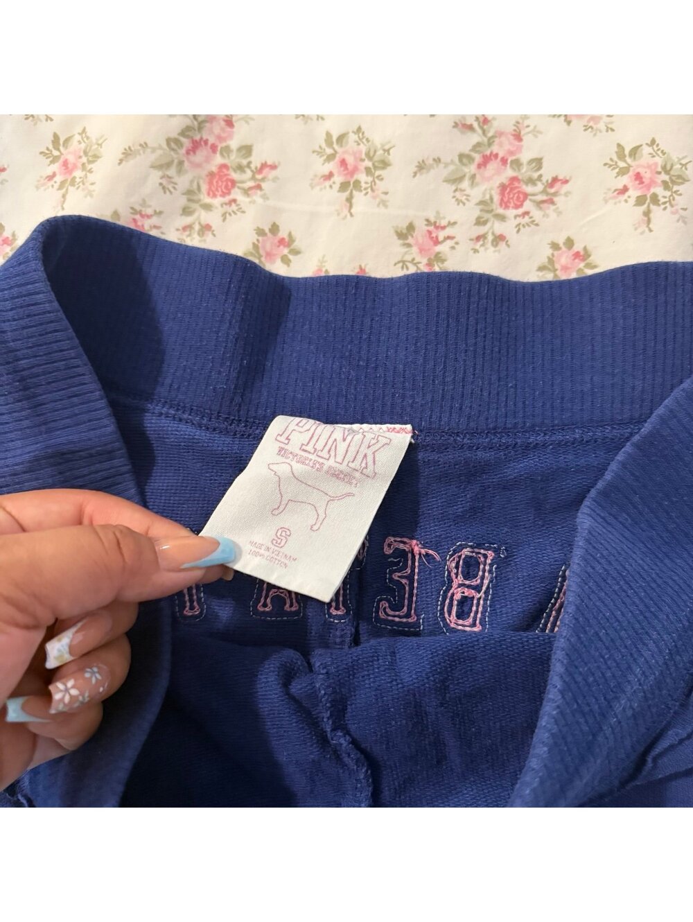 Y2K PINK Victoria’s Secret Shorts [COPY] - Picture 3 of 5